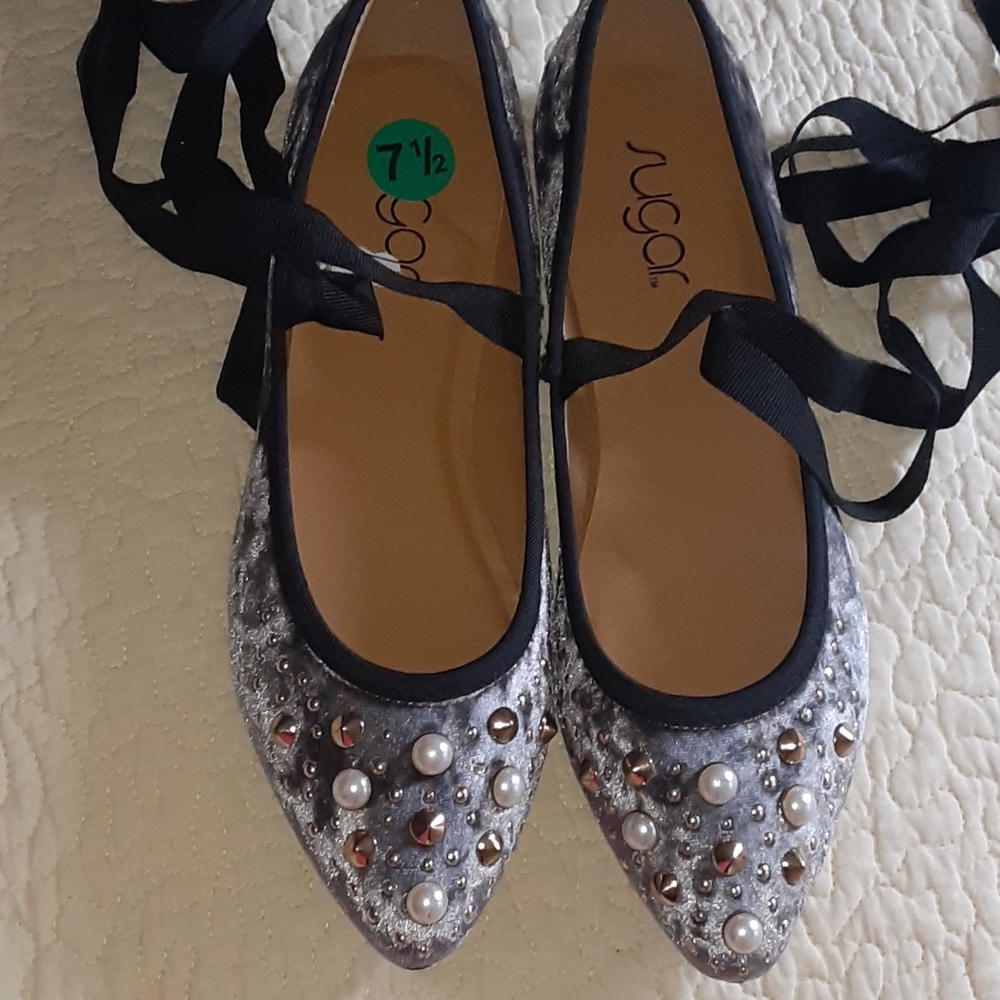 GRAY VELVET SLIPPER SHOES ANKLE RIBBON FLATS Embellished PEARLS Regency Core